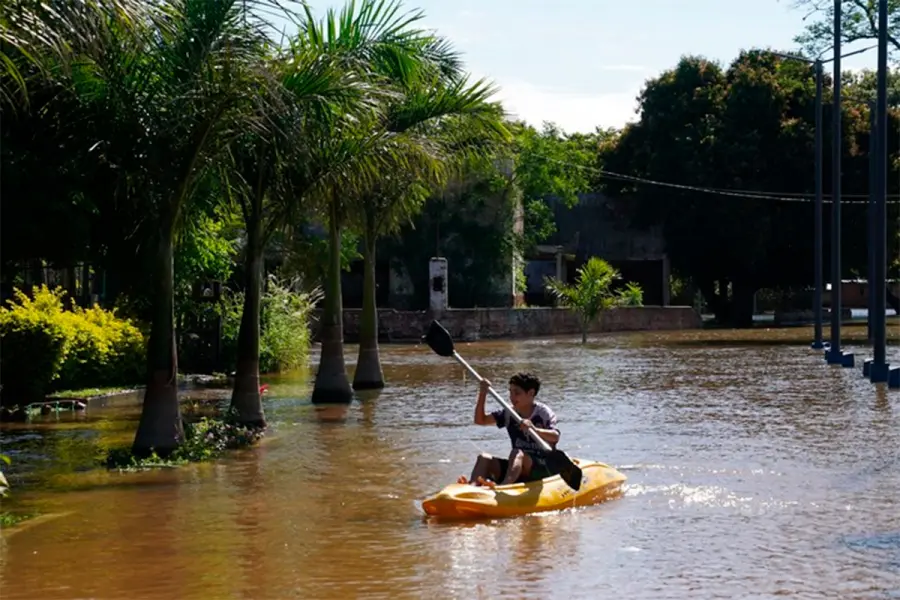 Inundaci&oacute;n r&eacute;cord en Itat&iacute; (foto Juano Tesone / Clar&iacute;n)