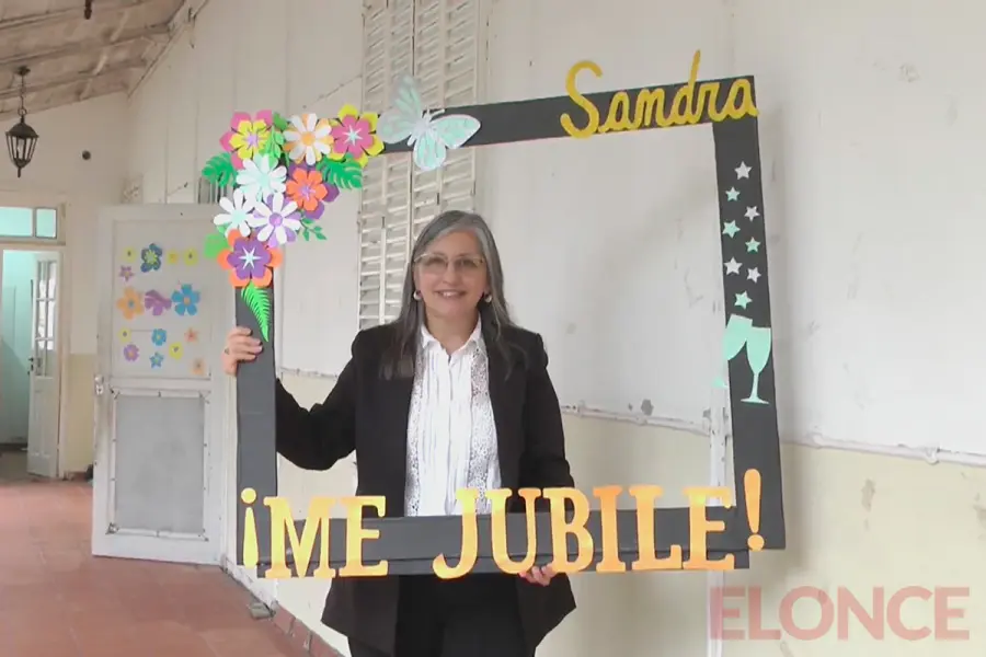 Sandra Dorsch se jubil&oacute; tras trabajar en escuelas de tres provincias (foto Elonce)