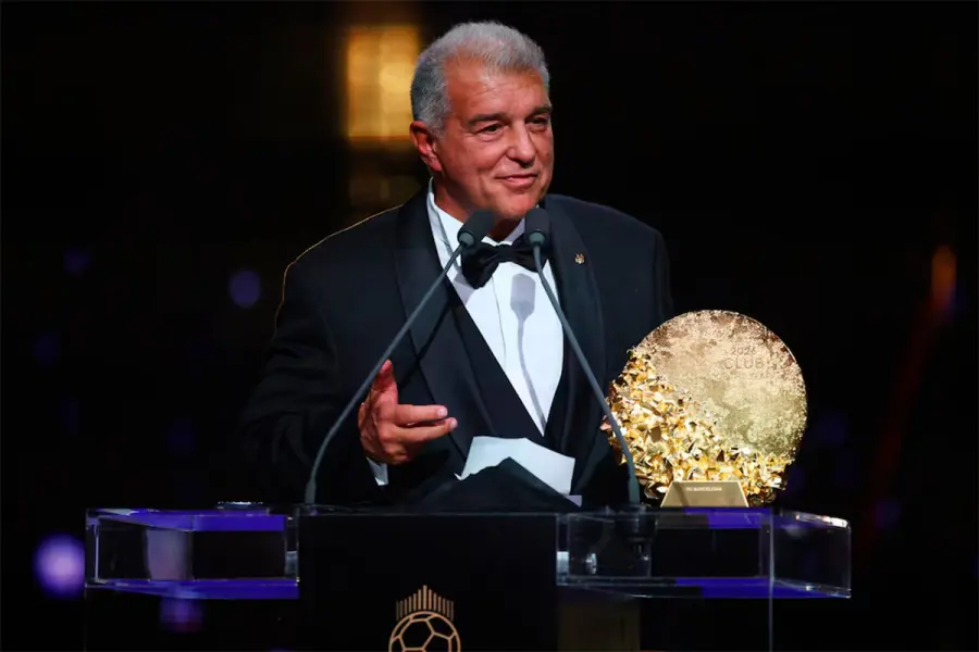 Joan Laporta, presidente del Barcelona, recibi&oacute; el premio.