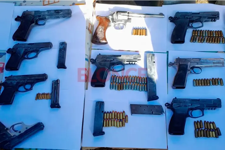 Tiroteo en barrio Macarone: secuestraron 11 armas "de guerra" tras persecución y allanamientos