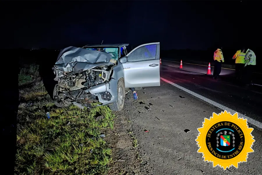 Choque en la autov&iacute;a Artigas cerca de Chajar&iacute; (foto Polic&iacute;a de Entre R&iacute;os)