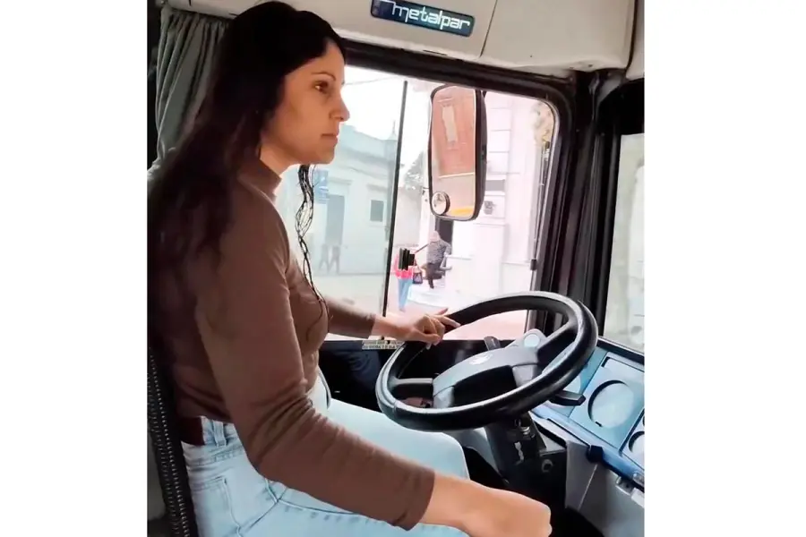 (@victoria.gob.ar)