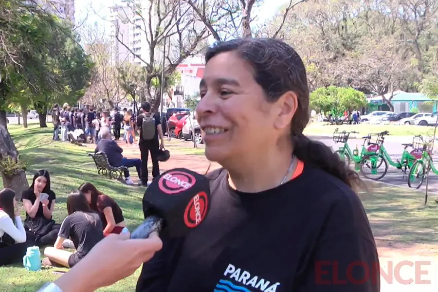 Carina Caminos, gu&iacute;a del recorrido en bicicleta (Elonce)