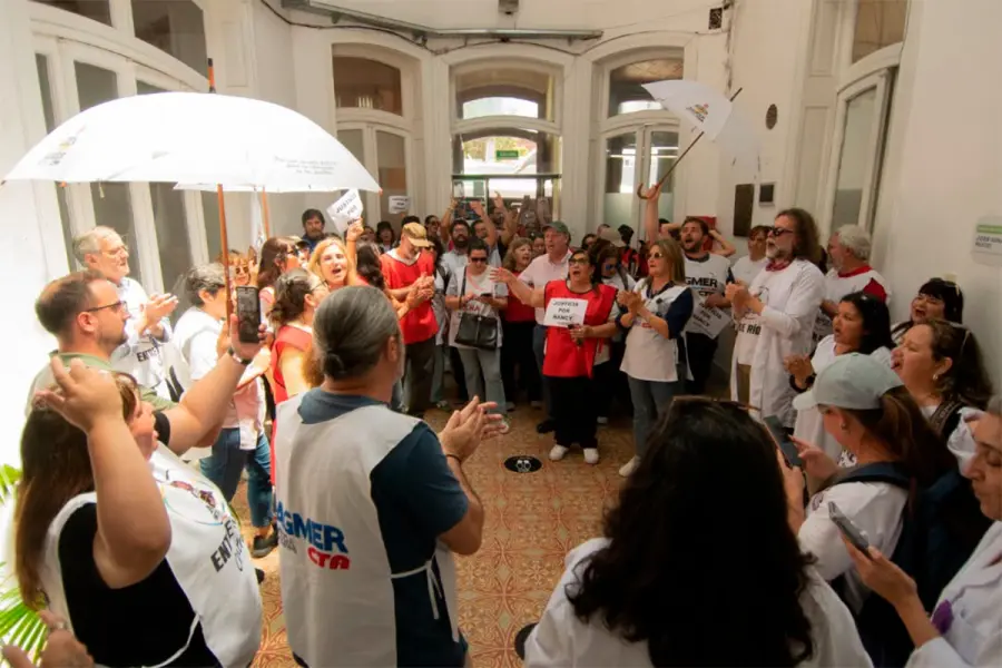 Frente Sindical Docente reclam&oacute; apertura de paritarias (foto Agmer)