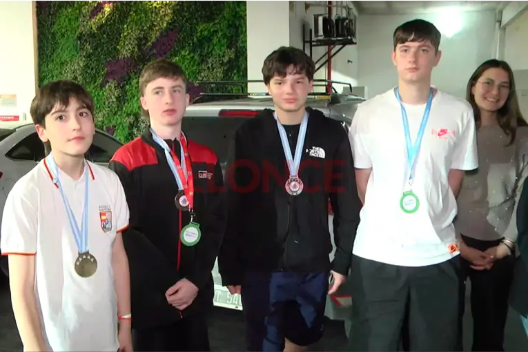 Estudiantes ganaron siete medallas en Olimpíada Internacional de Matemática: "Esto es un trabajo grupal"