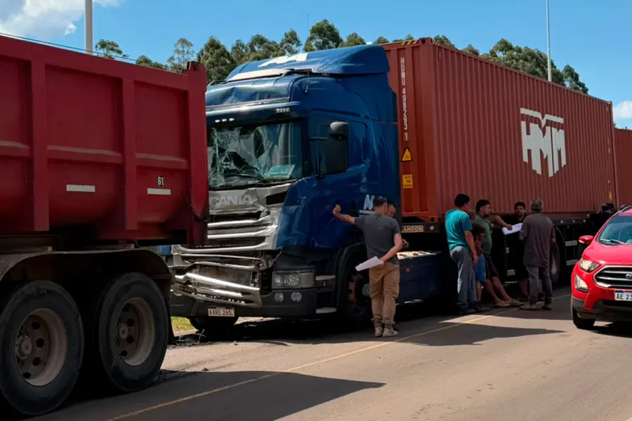 Accidente de tr&aacute;nsito en Ruta 015 (foto Polic&iacute;a de Entre R&iacute;os)